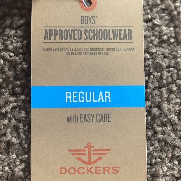 Dockers - Picture 4 of 8